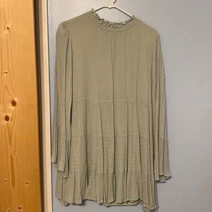 Cute flowy dress in a beautiful color